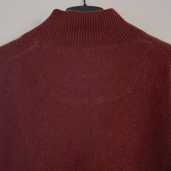 NWOT.  Nordstrom’s men’s 100% Cashmere sweater in maroon.  Neckline 1/4 zipper. - Picture 10 of 10